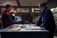 Mayday - Alarm im Cockpit – A Nepalese investigator (played by Leon Aureus) and Andrew Robinson (played by Philip Graeme) map out the trajectory of Pakistan International Airlines Flight 268's stepped descent over the Himalayan mountains that led to the tragic accident. (Cineflix 2019/Darren Goldstein)