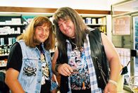 Mensch Markus – Hotte (Markus Maria Profitlich, r.) und Lusches (Tom Lehel, l.) wollen Drogen kaufen ...