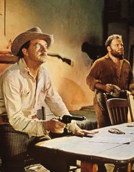 Nevada Smith – Der Revolverheld Tom Fitch (Karl Malden, li.) regelt Konflikte am liebsten mit dem Schießseisen...