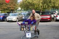 The Middle – Pam (Kirstie Alley, l.) Kevin (Heath Khan, r.)