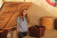 Powder Girl – Kims Kollegin Georgie (Tamsin Egerton) macht ihr den Einstand im Chalet anfangs schwer, doch mit der Zeit entwickeln die beiden eine Freundschaft.