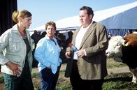 Der Bulle von Tölz – (v.li.) Franziska Schlattner (Evi Lerchner), Katerina Jacob (Sabrina Lorenz), Ottfried Fischer (Benno Berghammer).