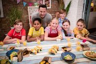 Schmatzo - Kochen mit WOW – Alexander Kumptner und die Kochkids.