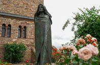 Stadt Land Kunst – Statue der Hildegard von Bingen: Sie gilt heute als eine der außergewöhnlichsten Persönlichkeiten des europäischen Mittelalters.