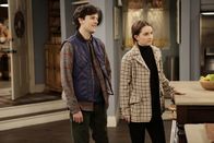 Last Man Standing – Rob (Travis Tope, l.); Eve (Kaitlyn Dever, r.)