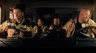 Unter Feuer – v.l.n.r. Orlando Foncke (Louis Talpe), Tom Lateur (Aimé Claeys), Nina Gonzales (Alessia Sartor), Henri Maenhout (Dirk van Dijck) und Boris Weber (Wouter Bruneel).