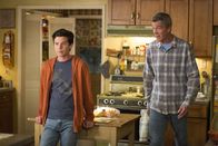 The Middle – L-R: Axl (Charlie McDermott) und Mike Heck (Neil Flynn)