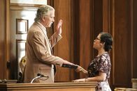 All Rise - Die Richterin – Ed Parker (Patrick Duffy, l.); Sherri Kansky (Ruthie Ann Miles, r.)