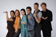 Sechserpack – V.l.n.r.: Shirin Soraya, Nina Vorbrodt, Emily Wood, Thomas M. Held, Hanno Friedrich, Mirco Reseg