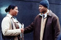 Noch einmal Ferien – Antonia Byrd (Queen Latifah, l.) wünscht sich nichts sehnlicher, als ein Date mit Sean (LL Cool J, r.) ...