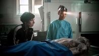 Tatort – Meret Becker (Nina Rubin), Cynthia Micas (Rechtsmedizinerin Jamila Marques).