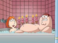 Family Guy – L-R: Louis Griffin (Alex Borstein) und Peter Griffin (Seth MacFarlane)