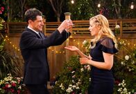 The Neighborhood – Dave Johnson (Max Greenfield, l.); Gemma Johnson (Beth Behrs, r.)
