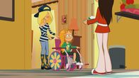 Power Sisters – Mel, die Cousine von Max, macht alles mit, was Marine sich wünscht.