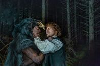 Outlander - Die Highland-Saga – Jamie Fraser (Sam Heughan, r.), Tskili Yona (Flint Eagle)