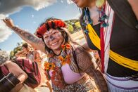 Terra X: Unsere Erde – Alessandra Korap ist eine der Anführerinnen des Munduruku-Volkes, das im brasilianischen Regenwald lebt. Seit langem setzt sie sich für die Rechte der Indigenen und den Schutz des Waldes ein.