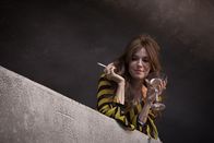 High-Rise – Charlotte Melville (Sienna Miller).