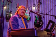 Kevin Can Wait – Kevin James (Kevin Gable).