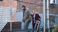 Bushwick – Stupe (Dave Bautista, l.); Lucy (Brittany Snow, r.)