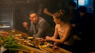 Tokyo Vice – Sato (Shô Kasamatsu) fühlt sich von Samantha (Rachel Keller) ausgenutzt.