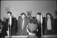 XY history – Bandenchef Werner Gladow (2.v.r.) und seine Komplizen Gerhard Rogasch und Kurt Gäbler verurteilt das Ost-Berliner Schwurgericht zum Tode.
