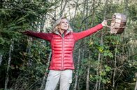 SOKO Kitzbühel – SOKO Kitzbühel – Folge 189 Im Verlies In der Freiheit der Natur: Andrea L'Arronge als Gräfin Schönberg. Copyright: SRF/ORF/Stefanie Leo