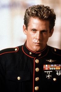 American Fighter 2 - Der Auftrag – Ranger Joe (Michael Dudikoff) soll nachforschen warum auf einer Karibikinsel US-Marines verschwinden.