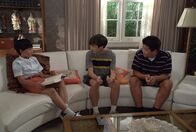 Fresh off the Boat – (v.l.n.r.) Evan Huang (Ian Chen); Emery Huang (Forrest Wheeler); Eddie Huang (Hudson Yang)