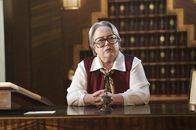 American Horror Story – Iris (Kathy Bates)