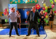 Modern Family – (v.li.) Eric Stonestreet (Cameron Tucker), Will Sasso (Seńor Kaplan).