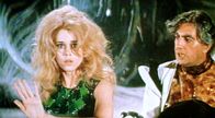 Barbarella – Barbarella (Jane Fonda) soll den verrückten Wissenschaftler Duran-Durand (Milo O`Shea) und seine Geheimwaffe unschädlich machen.