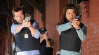 The Border – Gray Jackson (Graham Abbey) und Liz Carver (Grace Park)