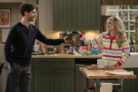 B Positive – Drew Dunbar (Thomas Middleditch, l.); Gina Dabrowski (Annaleigh Ashford, r.)