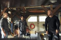 Navy CIS: L.A. – Der Fall um das Chamäleon beschäftigt das Team: Sam (LL Cool J, r.), Kensi (Daniela Ruah, M.) und Deeks (Eric Christian Olsen, l.) ...
