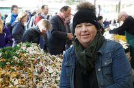 Im Bauch von ... – Renate Zollner gibt an ihrem Stand auf dem Münchner Viktualienmarkt gerne ihr Wissen über Pilze weiter.