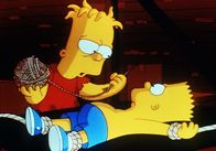 Die Simpsons – Bart (r.) entdeckt, dass er einen bösen Zwillingsbruder hat, den Marge und Homer seit Jahren auf dem Dachboden gefangen halten.