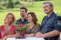 SOKO Kitzbühel – v.li.: Gräfin Schönberg (Andrea L'Arronge), Lukas Roither (Jakob Seeböck), Nina Pokorny (Julia Cencig), Kroisleitner (Ferry Öllinger).