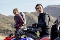 Navy CIS: L.A. – Können sich Marty (Eric Christian Olsen, l.) und Kensi (Daniela Ruah, r.) retten?