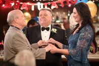 Brooklyn Nine-Nine – (v.l.n.r.) Hitchcock (Dirk Blocker); Scully (Joel McKinnon Miller); Anna (Anna Bogomazova)