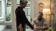 Kin – Frank Kinsella (Aidan Gillen, l.) und Eric 'Viking' Kinsella (Sam Keeley, r.)