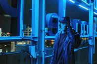 Tatort – Chris (Filip Schnack) weiß, wo sein Bruder eine Pistole versteckt hatte, und die holt er sich jetzt heimlich.
