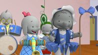 Ella – Ella und ihre Band proben für ihren Auftritt.