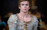 Schwerpunkt: Festtagsprogramm: Sternstunden der Musik – Tänzer, Choreograph, Dirigent und Ballettdirektor der Pariser Oper: Rudolf Nurejew war ein wahres Multitalent. Auf und jenseits der Bühne herrschte er jedoch kompromisslos ...