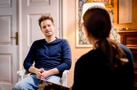 Sturm der Liebe – ARD STURM DER LIEBE FOLGE 4648 Uhr im ERSTEN. Adam( Philip Birnstiel l.) merkt vor Mona (Daniela Ziegler r.) , dass er Olivia mehr zeigen muss, wie viel sie ihm bedeutet.