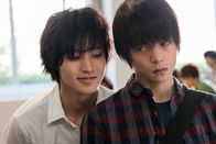 Death Note – L (Kento Yamazaki, l.); Light Yagami (Masataka Kubota, r.)