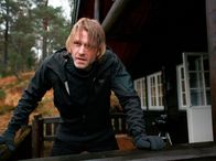 Der Wolf – Varg Veum (Trond Espen Seim) ist seinen Kollegen von der Polizei meist einen Schritt voraus.