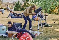MacGyver – Riley Davis (Tristin Mays, l.); Angus MacGyver (Lucas Till, r.)