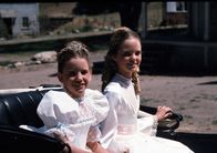 Unsere kleine Farm – Laura Ingalls (Melissa Gilbert, l.); Mary Ingalls (Melissa Sue Anderson, r.)