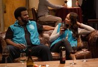 Ghosted – Leroy Wright (Craig Robinson, l.); Annie (Amber Stevens West, r.)