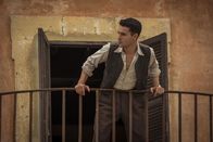 Catch-22 – Yossarian (Christopher Abbott)